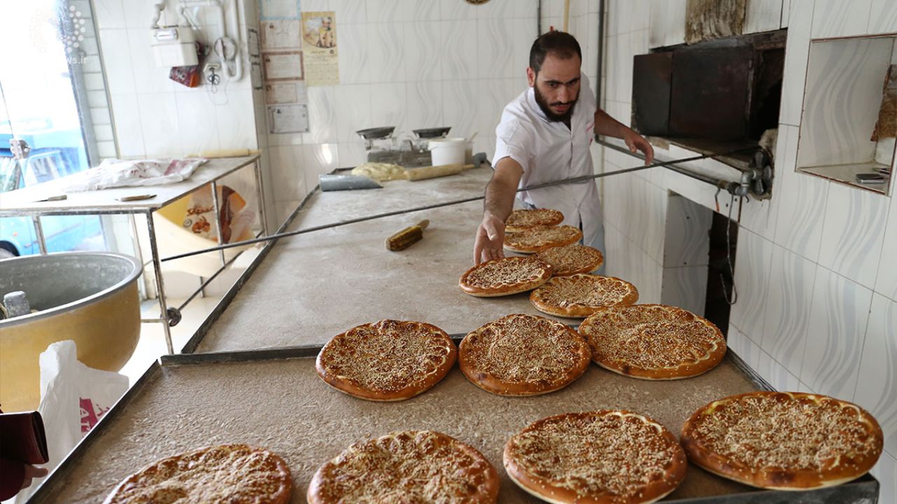 نانوایی‌های آزادپز پخت نان از فروش آرد درآمد بیشتری دارند