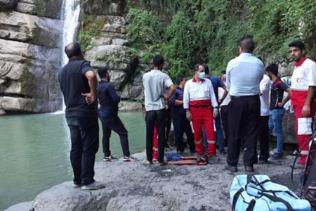 سقوط زن ۳۷ ساله از آبشار شیرآباد