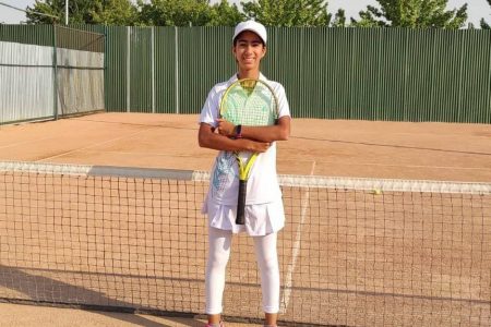 پیروزی غزل رضا زاده از گلستان در مسابقات انتخابی تیم ملی تنیس
