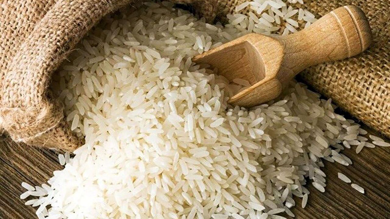 کشف ۱۵۳ تن برنج احتکار شده در علی آبادکتول