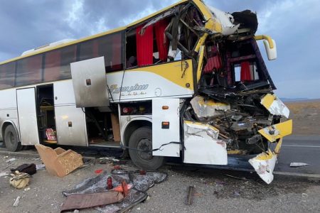 تصادف مرگبار اتوبوس با کامیون در گلستان/ حادثه‌ای که ۲۳ مصدوم و یک فوتی برجای گذاشت